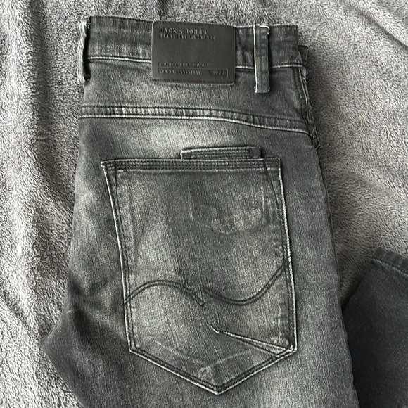 Jack and Jones men’s Jeans - Picture 2 of 7